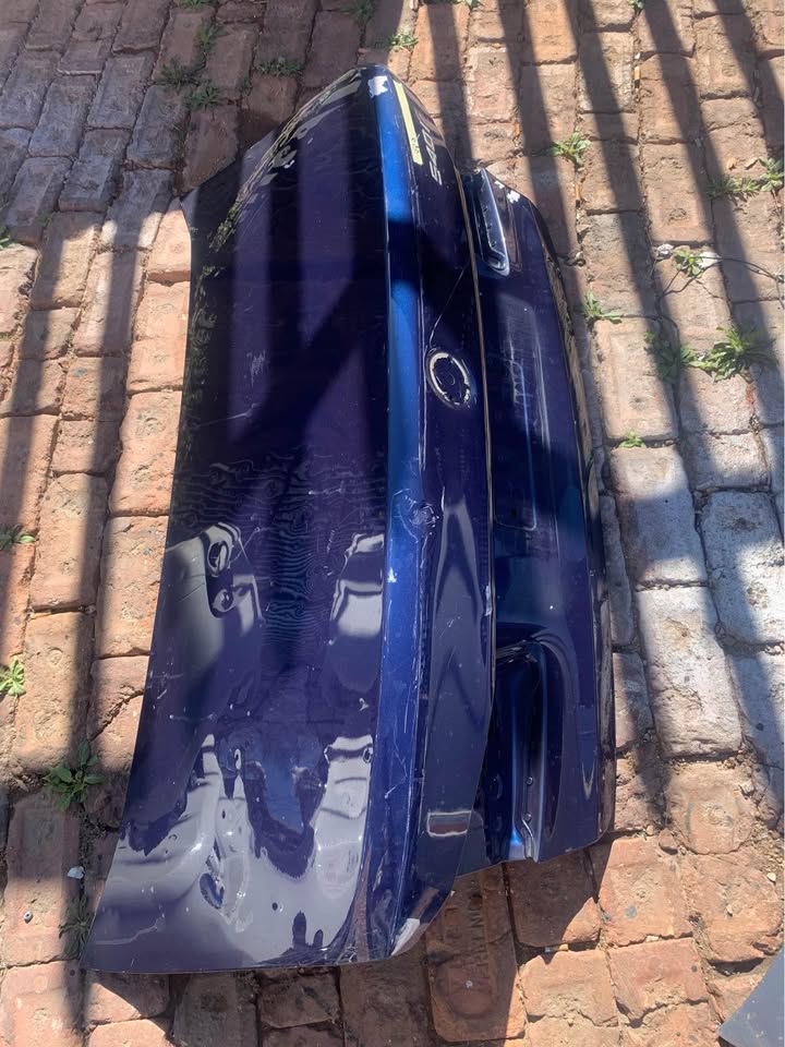 BMW G20 boot lit