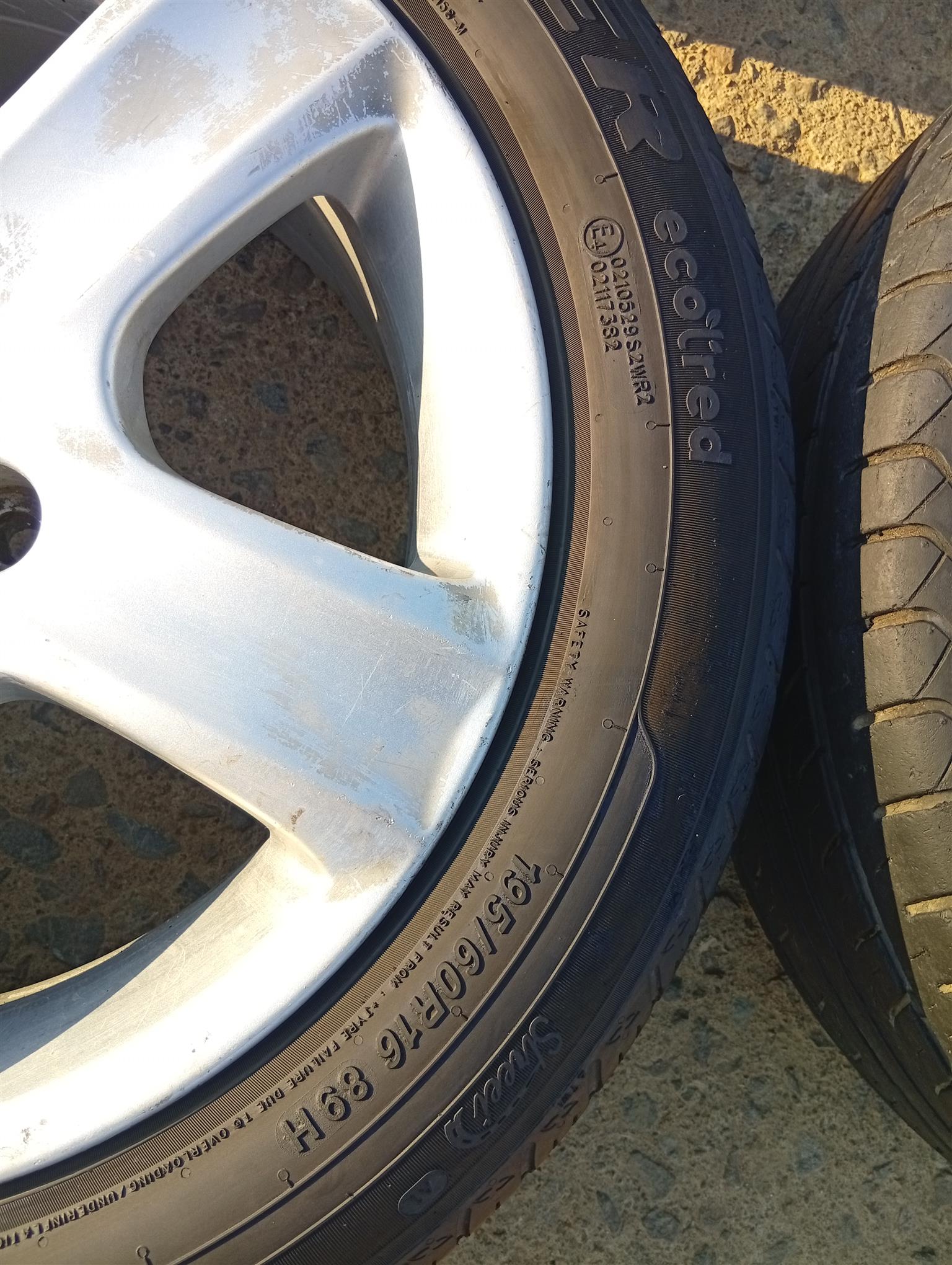 Peugeot 307 4 set of 16inch rims and tyres - Private Seller Peugeot 307 4 set of 16inch rims and tyres - Private Seller