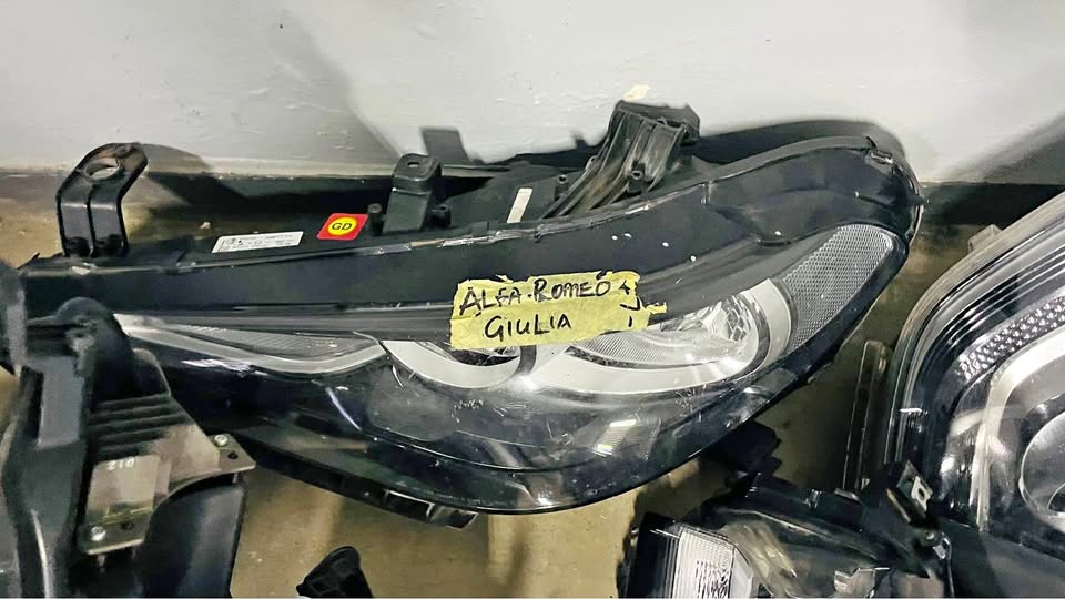 Alfa Romeo Giulia headlight - Private Seller Alfa Romeo Giulia headlight - Private Seller