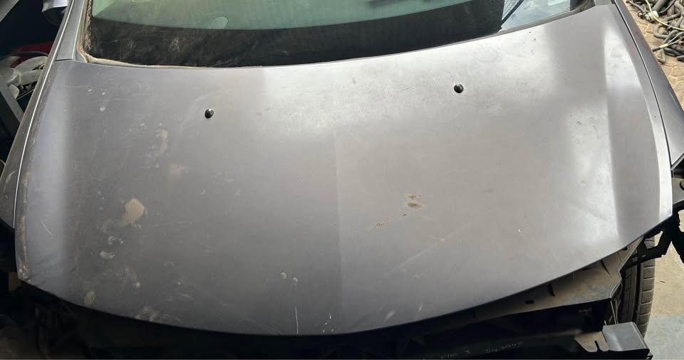 Renault Clio 3 Bonnet Available @ Circle 7 Used Parts Call or WhatsApp - Private Seller Renault Clio 3 Bonnet Available @ Circle 7 Used Parts Call or WhatsApp - Private Seller