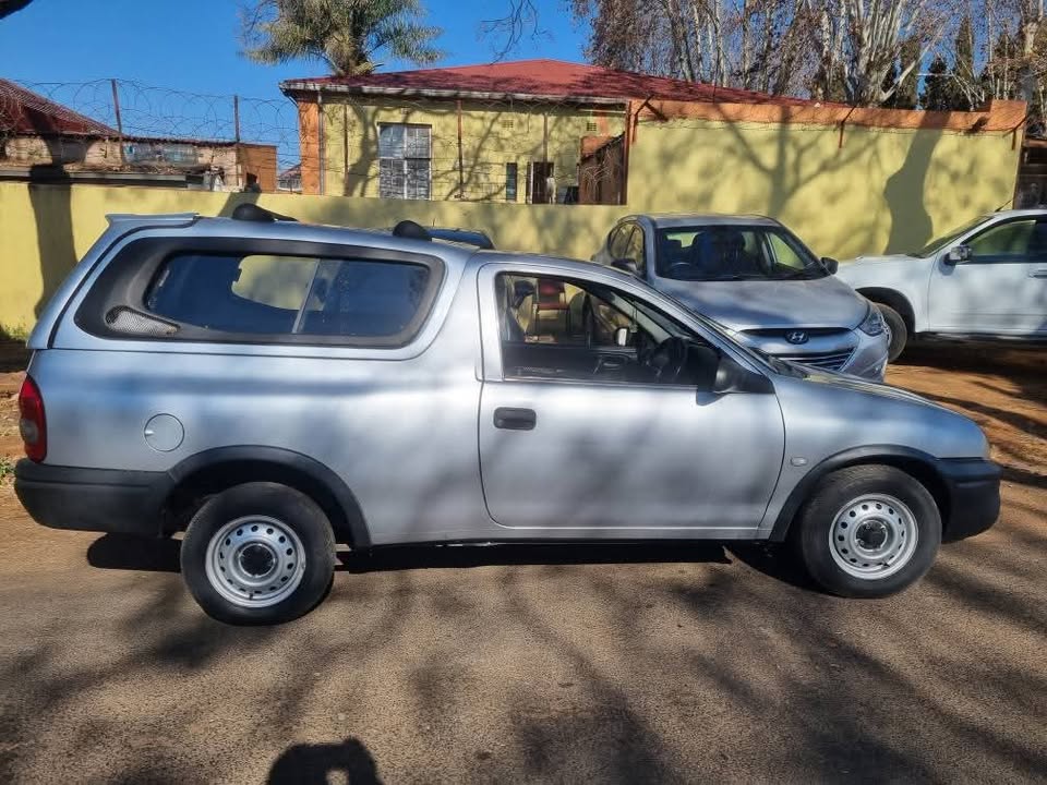 2003 Corsa bakkie 1.7 Disiel Manual 160,000km Mechanically Perfect with Canopy, Clothes Seat