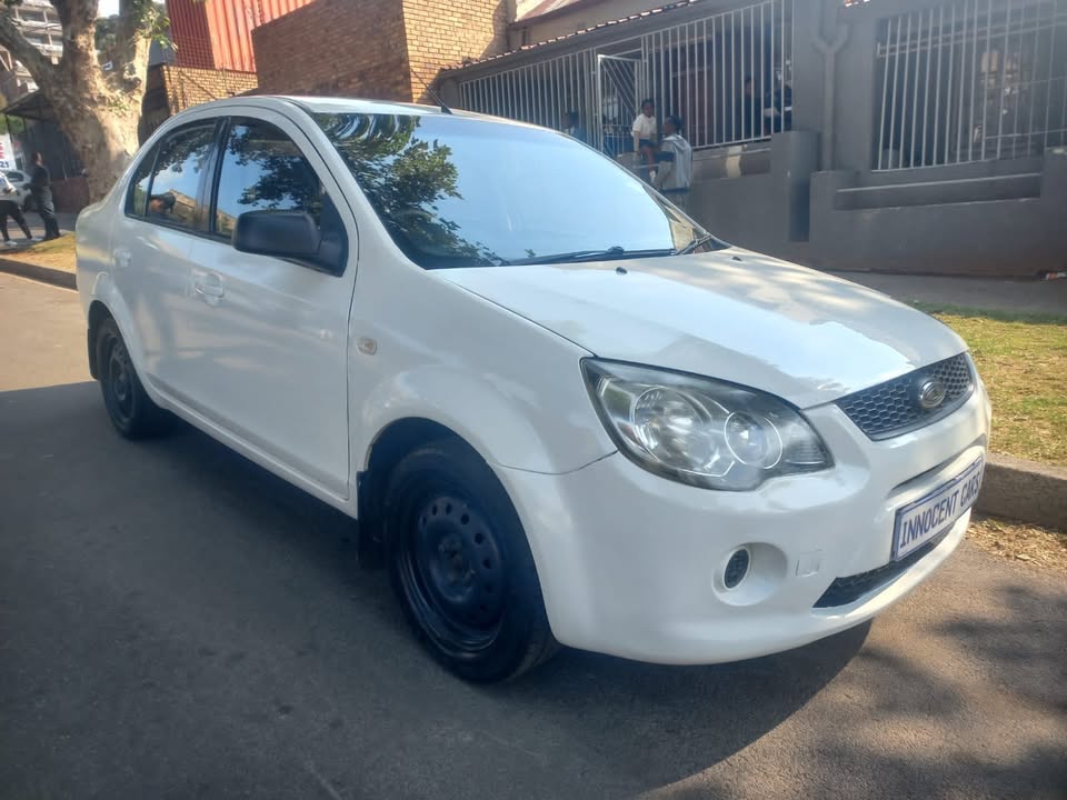 2015 FIRD IKON SEDAN 1.6 PETROL, MANUAL, WHITE COLOR, MILEAGE