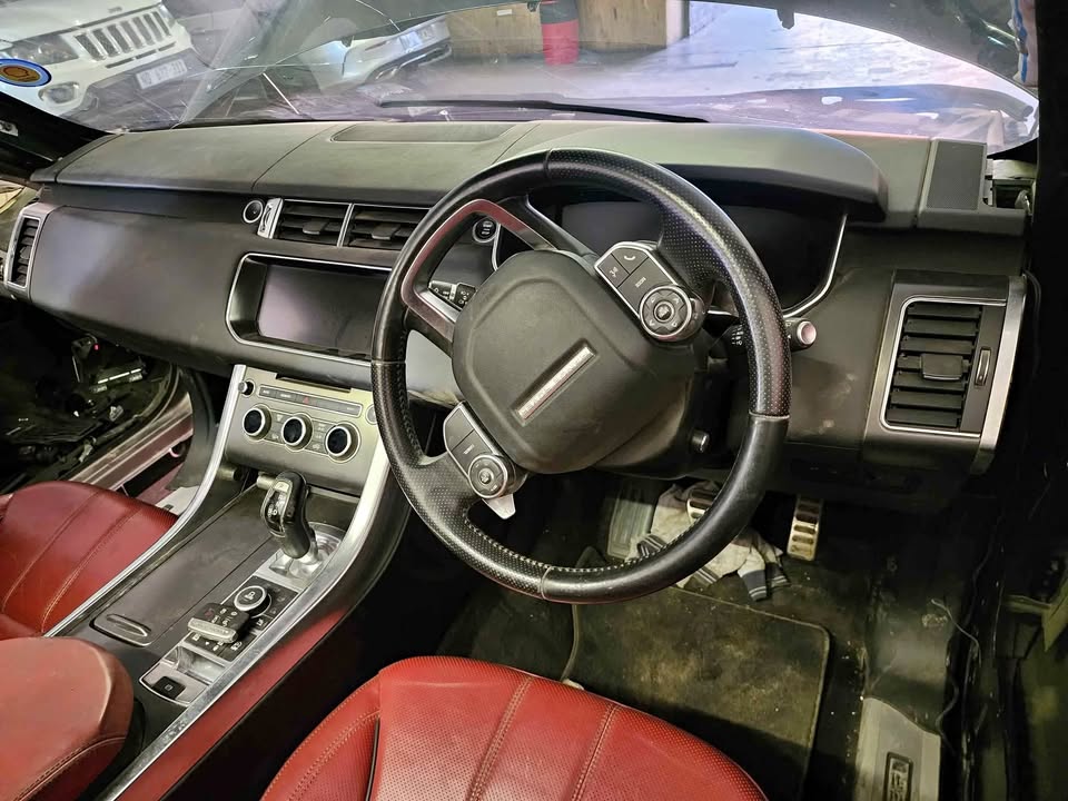 RANGE ROVER DASHBOARD  14-17