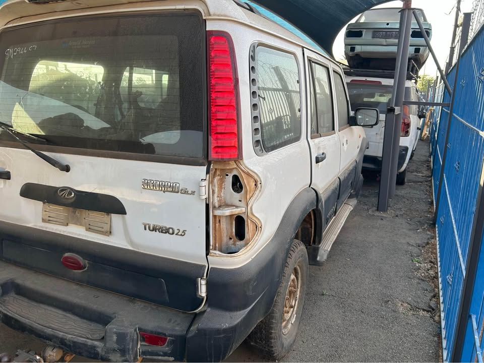 Mahindra Scorpio GLX 2.5 Stripping For Spares @Circle 7 Used Parts Call or WhatsApp - Private Seller