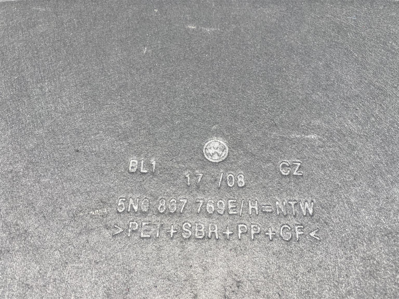 2013 VW TIGUAN PARCEL SHELF FOR SALE. IN PRISTINE CONDITION - Private Seller