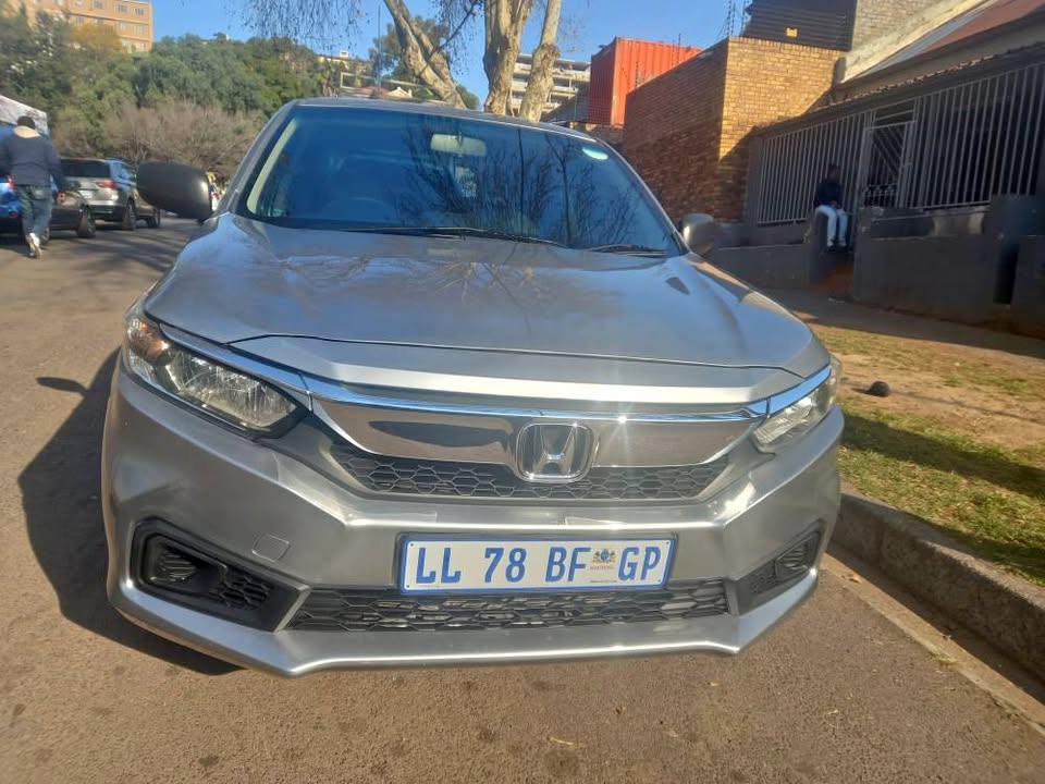 2021 Honda Amaze 1.5 Petrol, Manual, Grey, 48000kms Service history