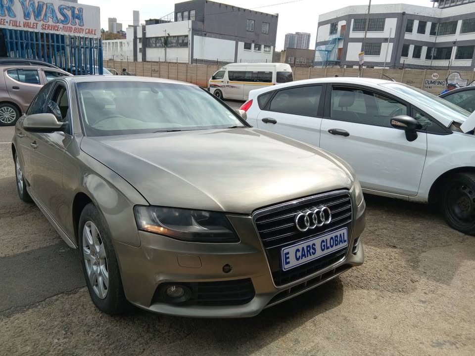 Audi  A4 2012