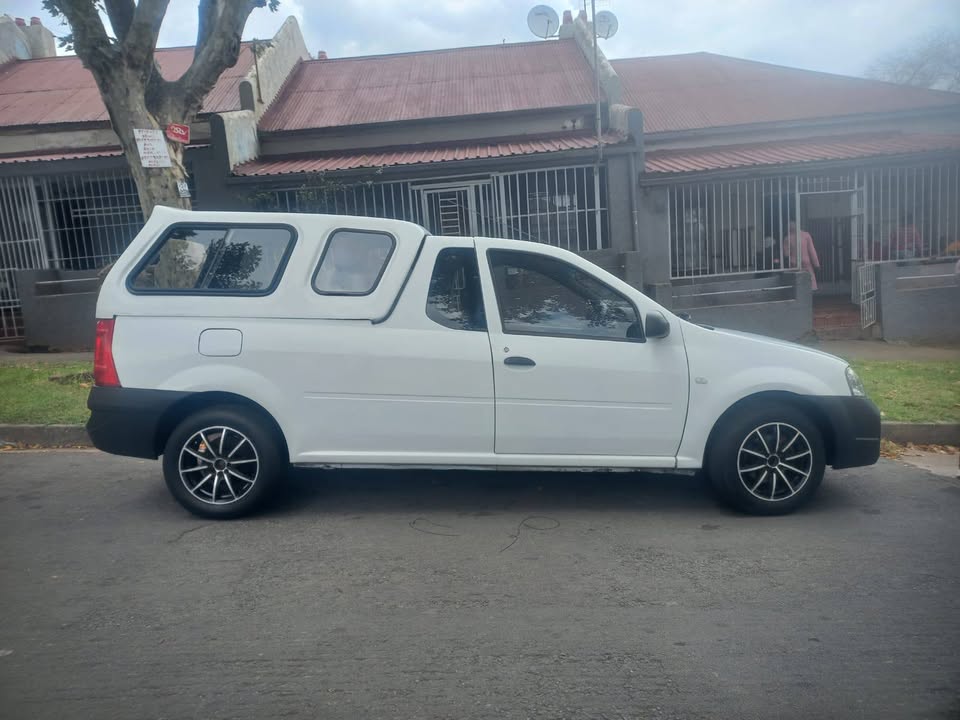 2012 Nissan Np200 1.6 Petrol, Manual, White Color, Mileage 85000kms,