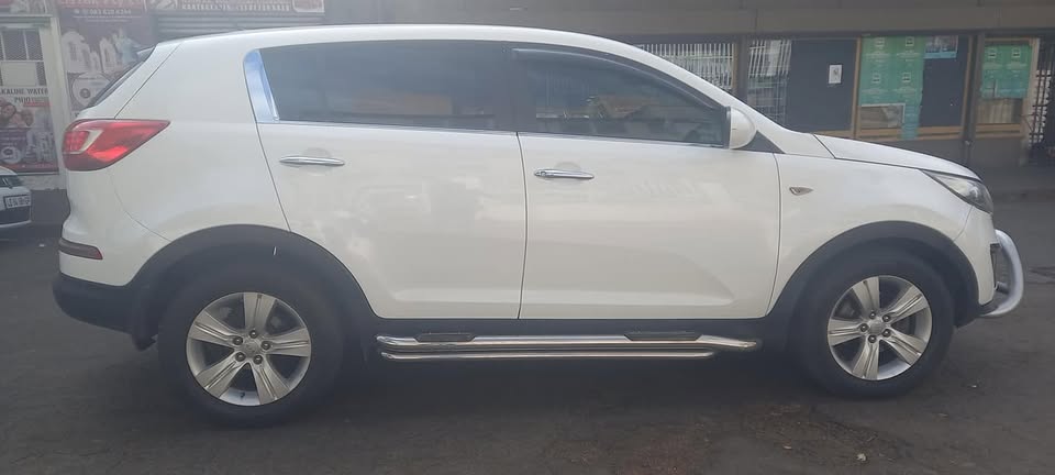 2011 KIA SPORTAGE 2.0 MANUAL, WHITE COLOUR, 118000KM