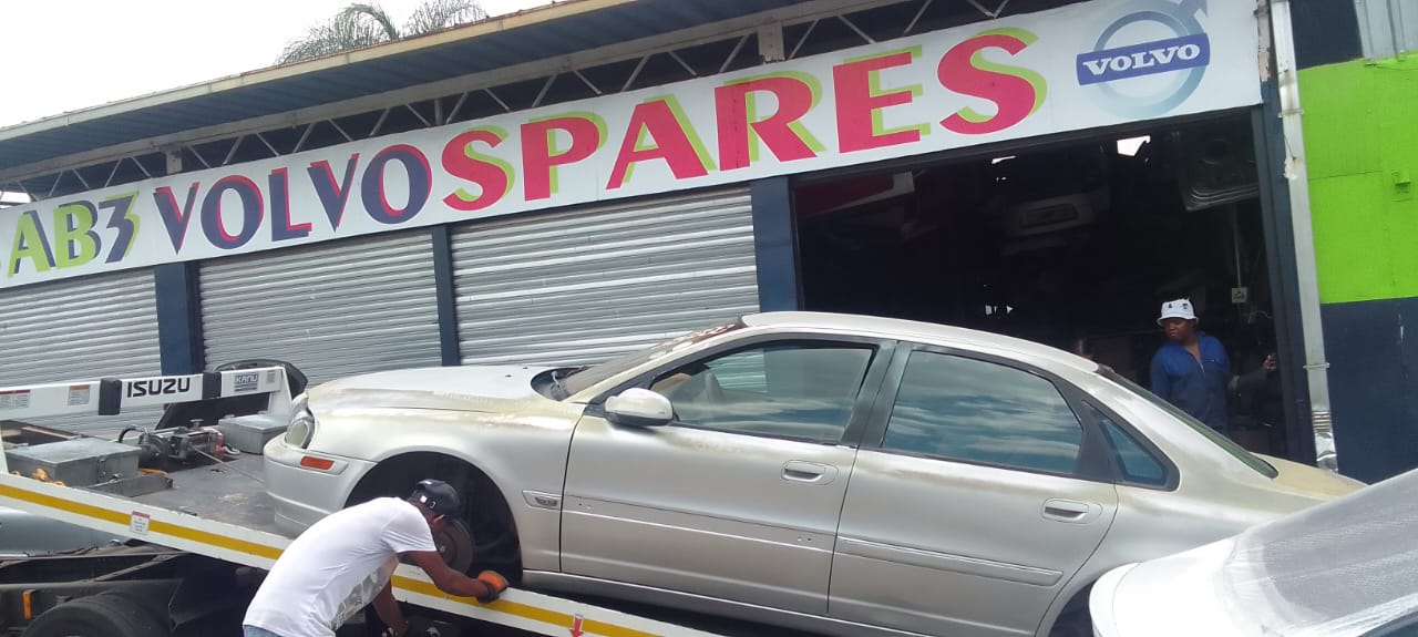 Volvo S80 2004 T6 Stripping for spares - Private Seller