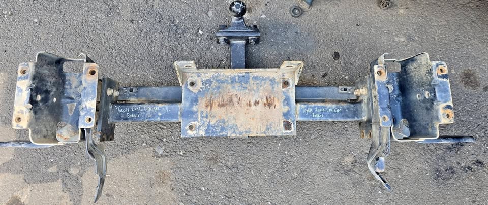 Toyota Land Cruiser Pick Up 70-79 Series Towbar - Private Seller Toyota Land Cruiser Pick Up 70-79 Series Towbar - Private Seller