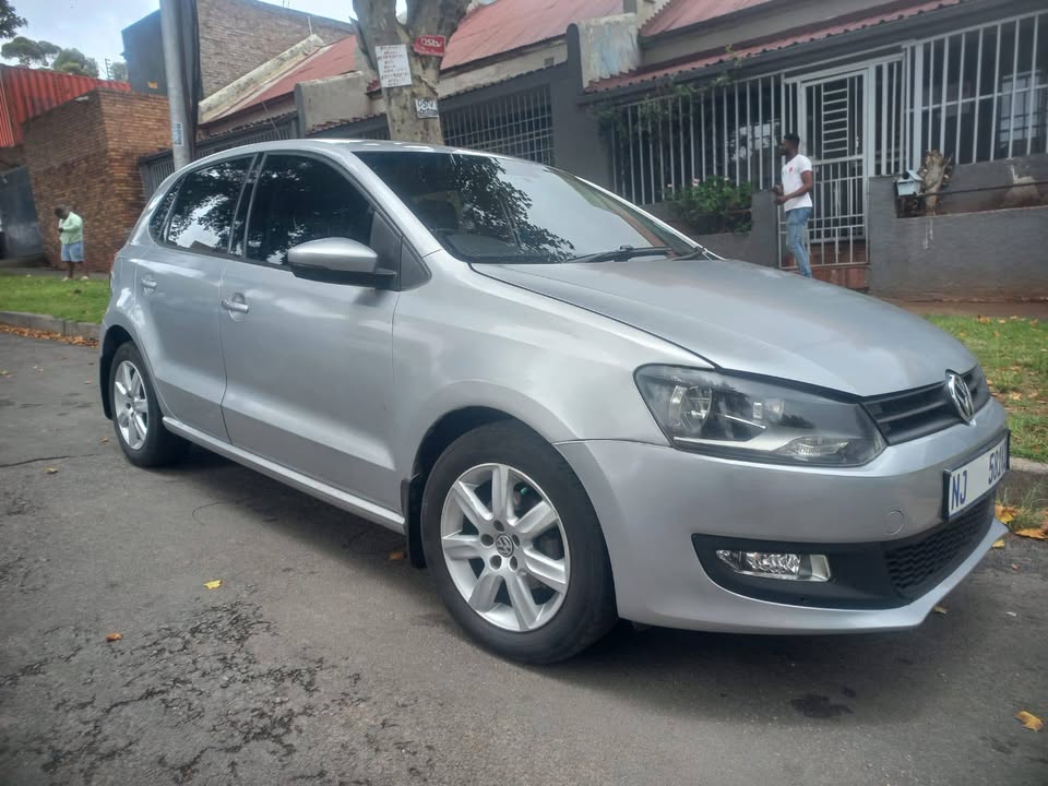 2011 VW POLO 6 Hatchback 1.4 Petrol. Manual. Call Inno . Silver Color,