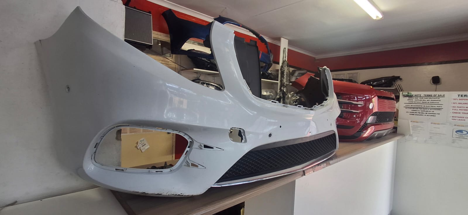 2021 MERCEDES BENZ W447 V CLASS FRONT BUMPER AND BOTTOM GRILL AVAILABLE FOR SALE - Private Seller 2021 MERCEDES BENZ W447 V CLASS FRONT BUMPER AND BOTTOM GRILL AVAILABLE FOR SALE - Private Seller