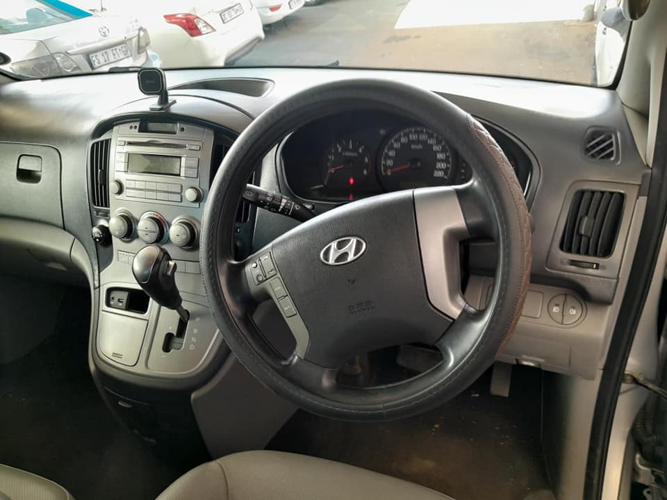 2015 HYUNDAI H1 2.5 AUTOMATIC