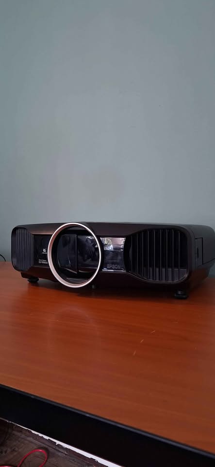Epson projector EH-TW9100