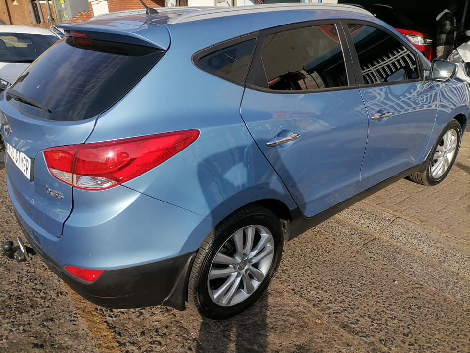 2013 Hyundai iX35 2.0 CRD Automatic with a leather seat and Spare key
