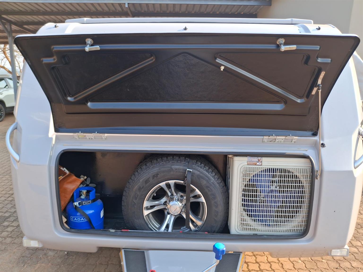 2022 STEALTH  X - COUNTRY 594 GRAVEL ROAD CARAVAN - Private Seller