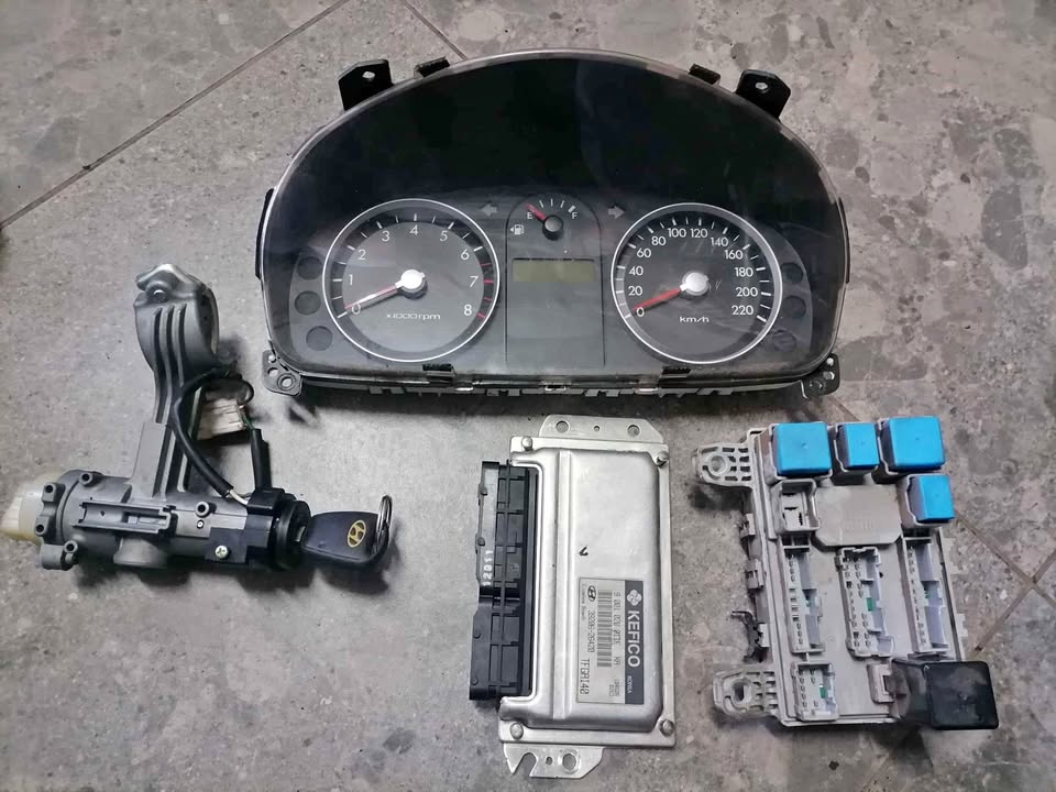 Hyundai Getz 1.4L G4ee Lockset - Private Seller