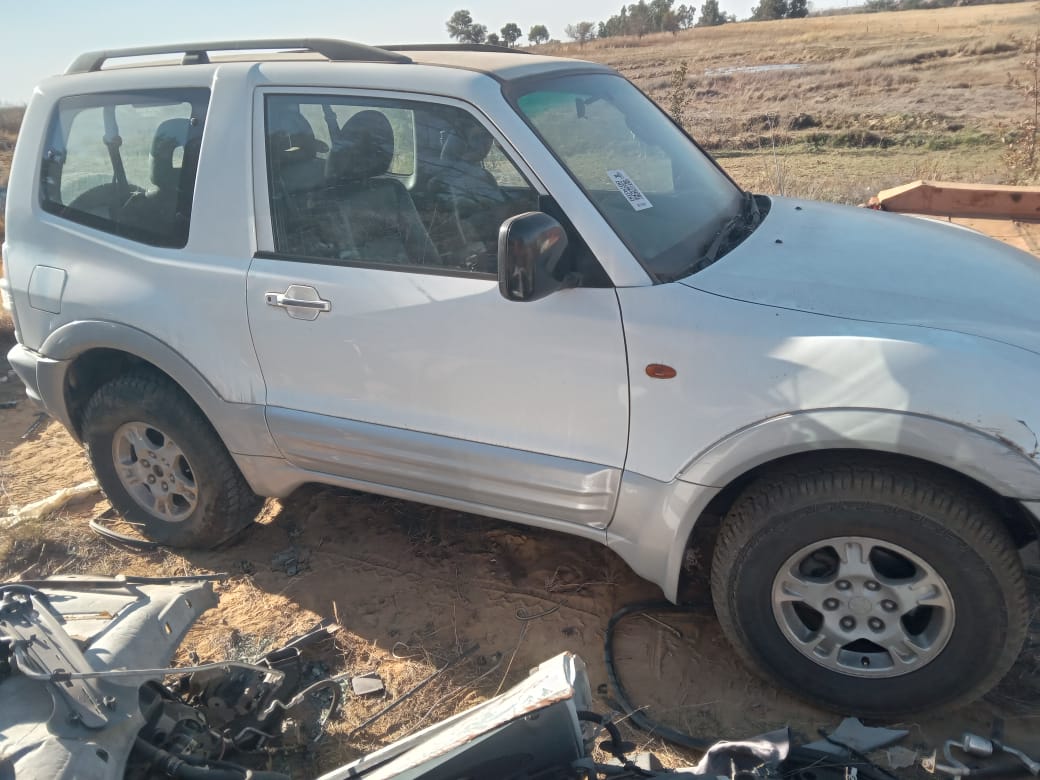 pajero mitsubishi3.2 diesel parts - Private Seller