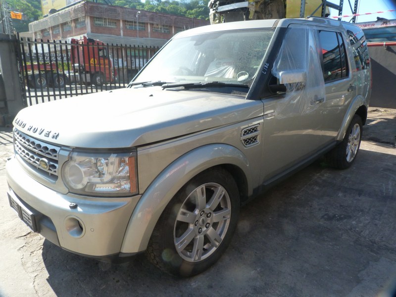 Land Rover Discovery 4 TDV6 SE AT Silver - 2010 STRIPPING FOR SPARES - Private Seller Land Rover Discovery 4 TDV6 SE AT Silver - 2010 STRIPPING FOR SPARES - Private Seller