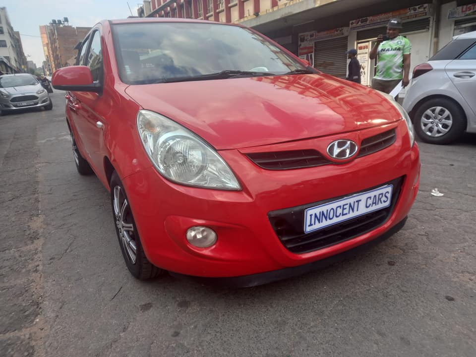 2010 HYUNDAI i20 1.4 PETROL, MANUAL TRANSMISSION, RED COLOUR, MILEAGE 91000KM, CODE 2,