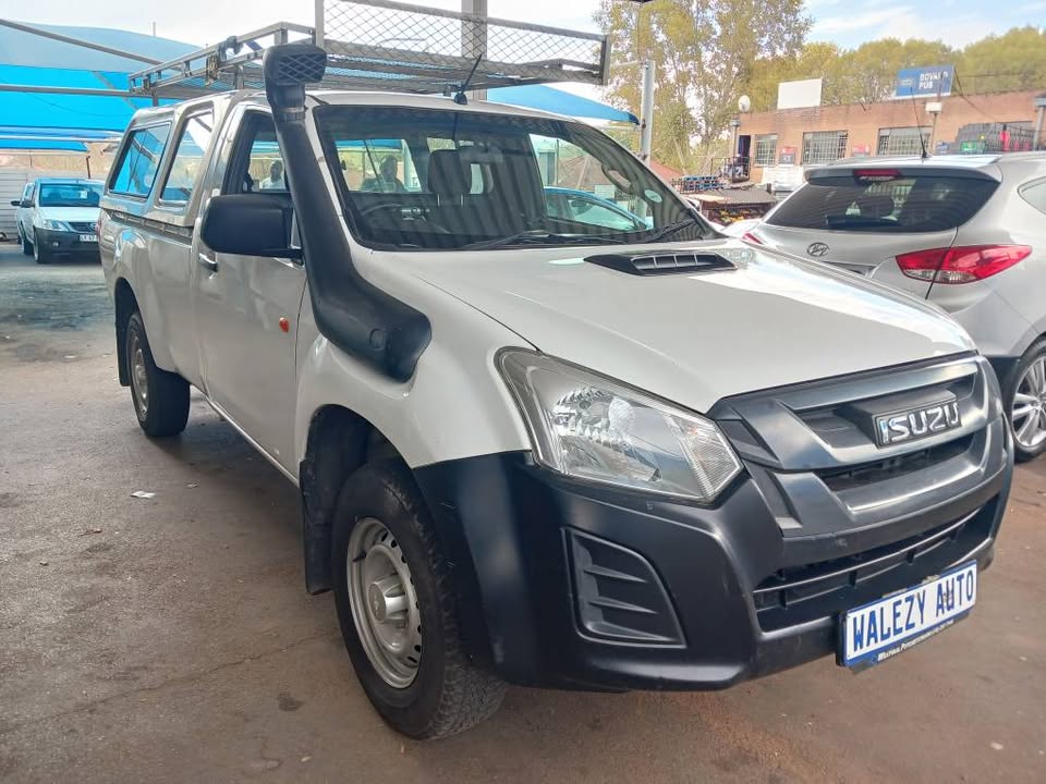 2020 ISUZU KB250 D-MAX 4X2 S/C Transmission: Manual  Mileage: 38000km Fueltype: Diesel White