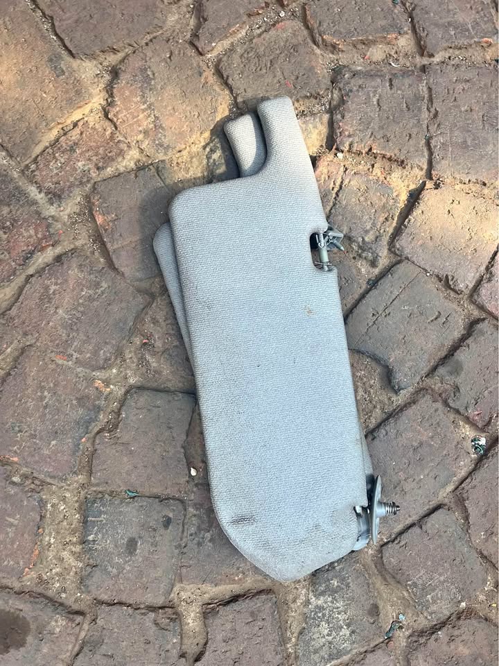 TOYOTA TAZZ SUNVISORS - Private Seller