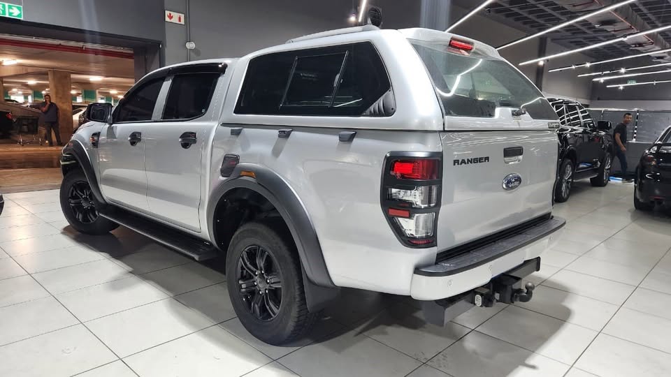 Reflector wheel arches for ford ranger - Private Seller Reflector wheel arches for ford ranger - Private Seller