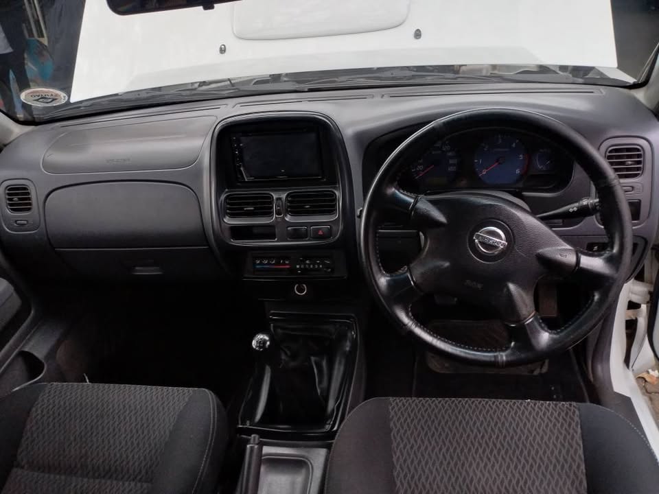 2019 NISSAN NP300 HARDBODY 2.5 DOUBLE CAB MANUAL