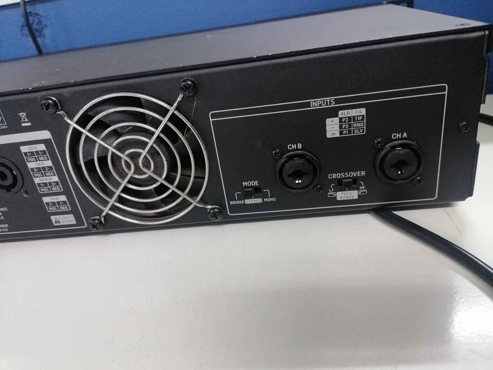 BEHRINGER NX1000 PA AMPLIFIER
