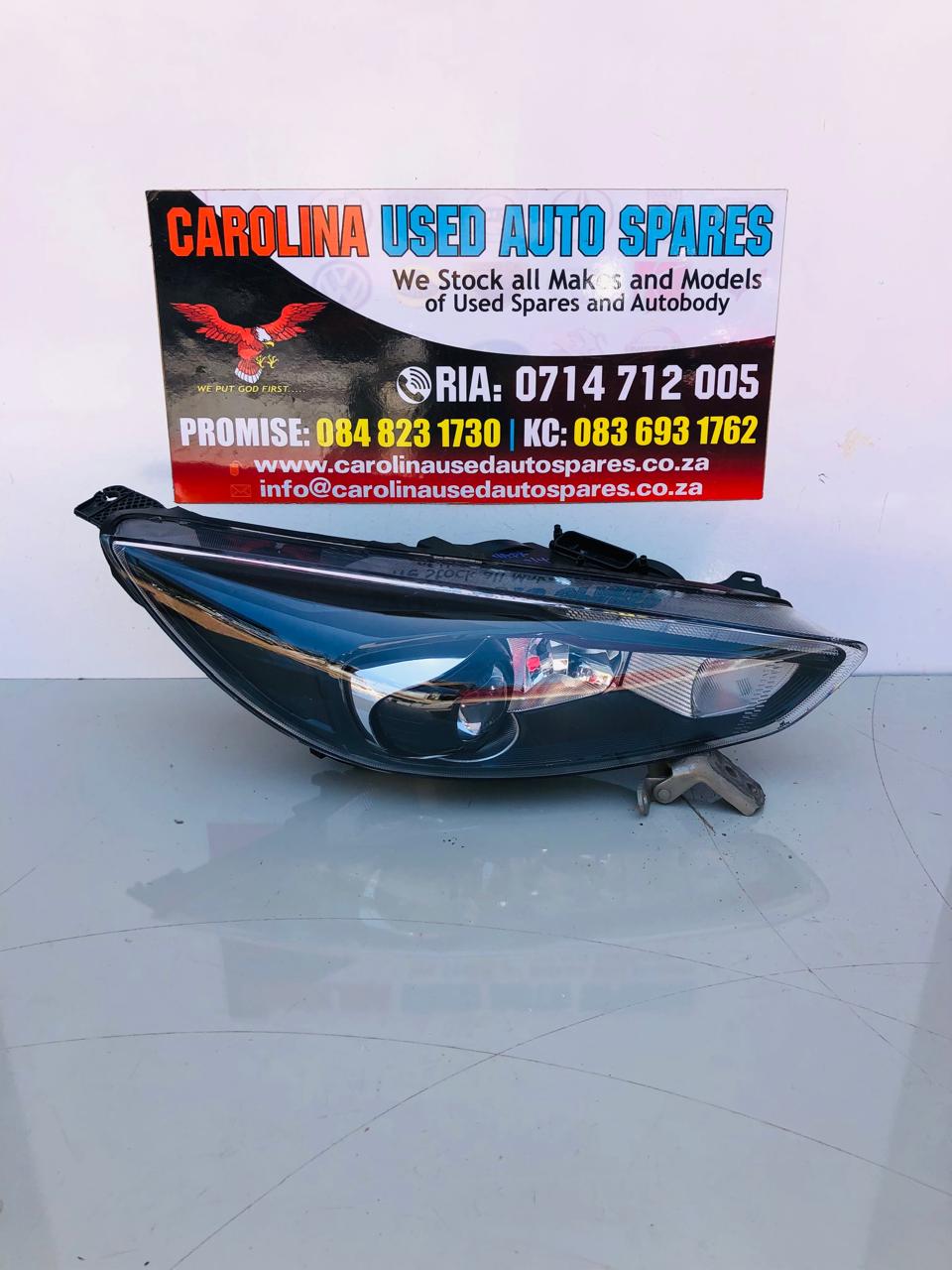 Ford Focus ST right side xenon headlight (black) -2017 onwards - Private Seller