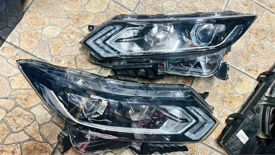 NISSAN QASHQAI HEADLIGHTS 2018 - Private Seller NISSAN QASHQAI HEADLIGHTS 2018 - Private Seller