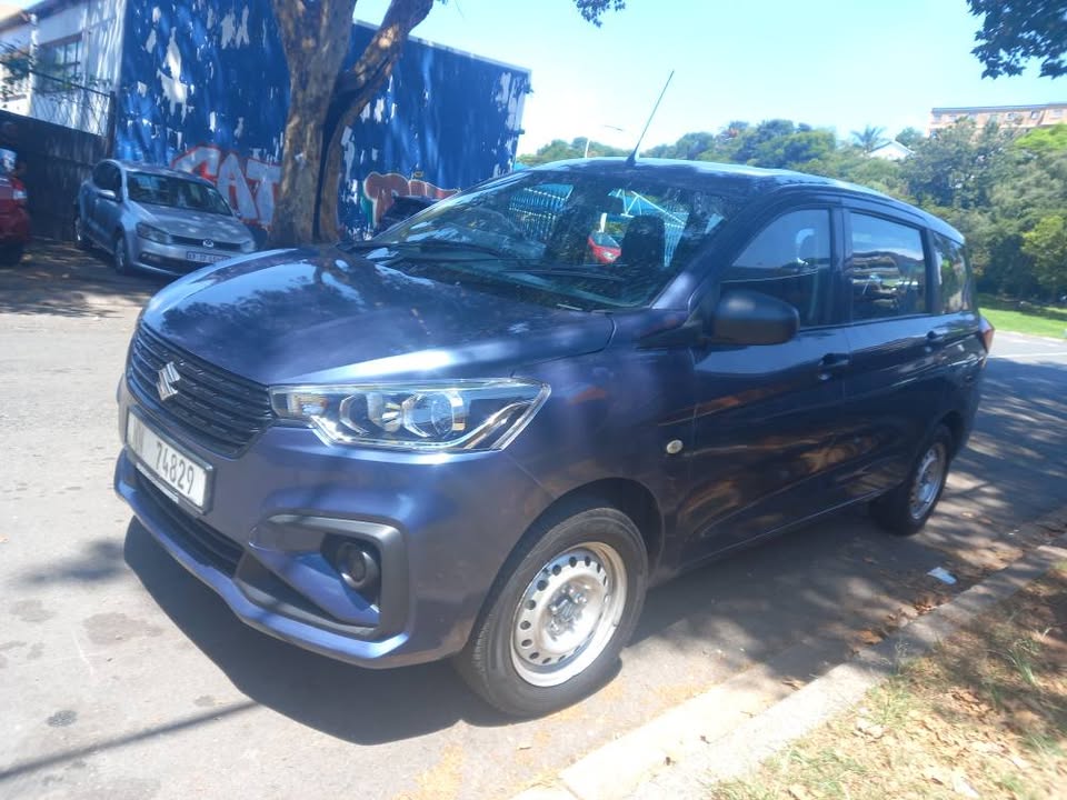 2020 Suzuki  Ertiga 1.5 Petrol Manual, Blue Color. Mileage 41000kms 7 seater.