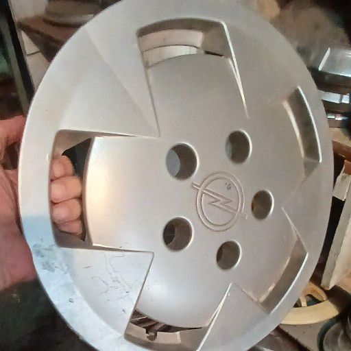 Opel Wheel cap - Private Seller Opel Wheel cap - Private Seller