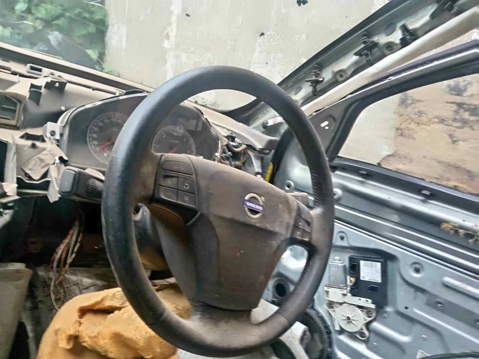 Volvo S40 2.0 2007 steering wheel