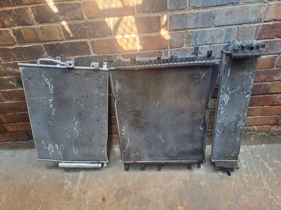2006 TOYOTA HILUX RADIATOR, CONDENSER AND INTERCOOLER - Private Seller 2006 TOYOTA HILUX RADIATOR, CONDENSER AND INTERCOOLER - Private Seller
