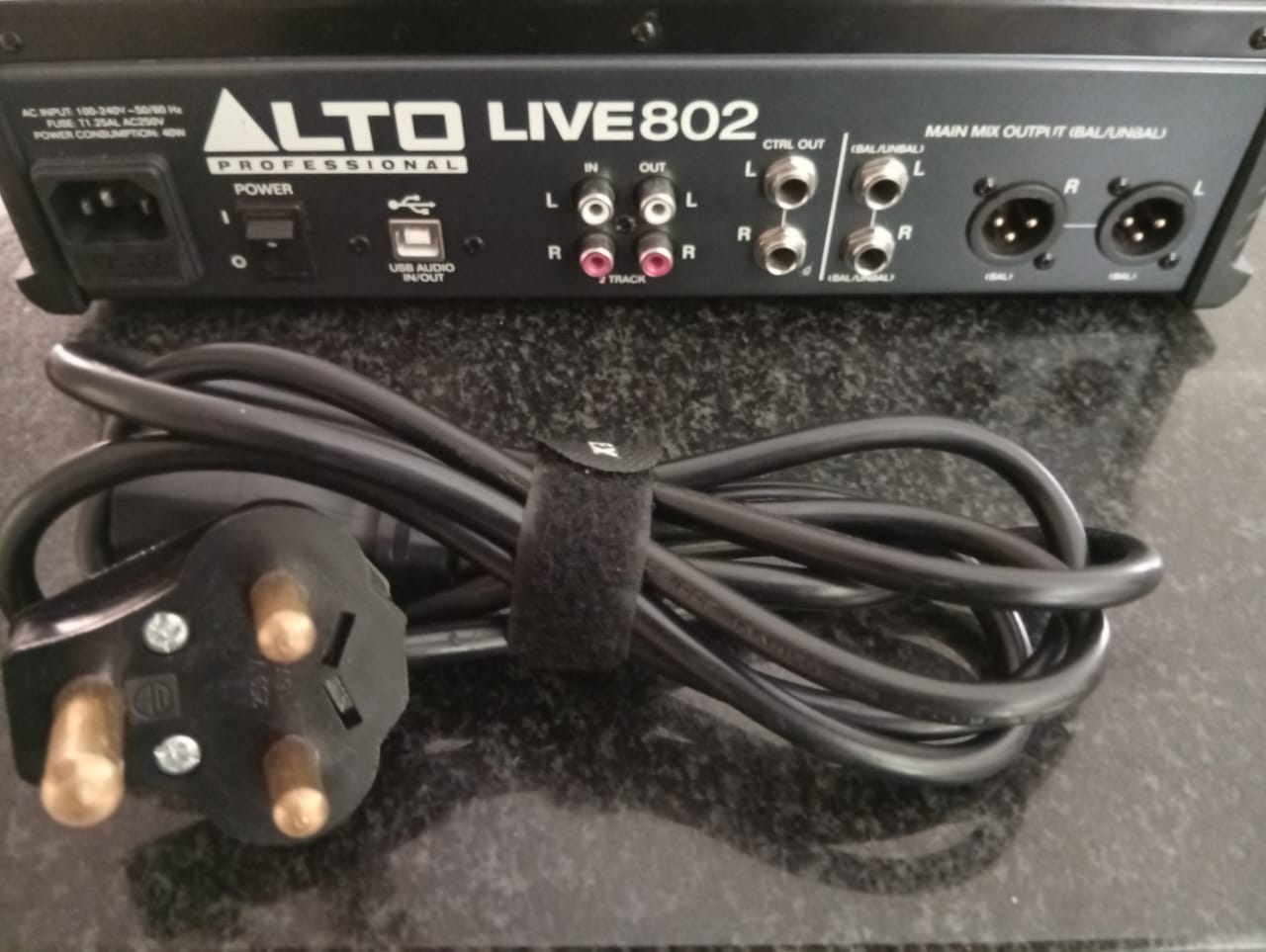 Soundcraft 8FX & Alto Pro Live802