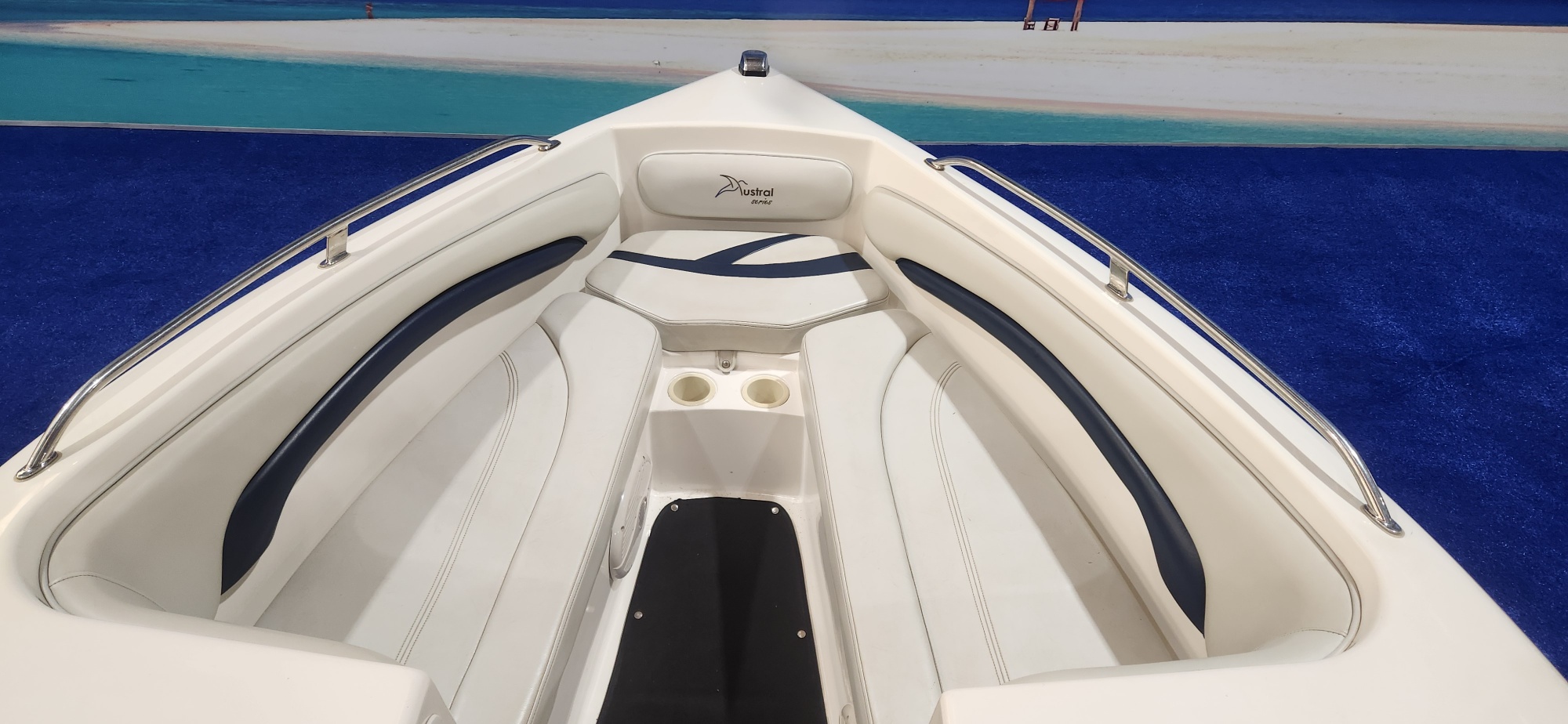 PANACHE 2150 LX ON TRAILER 250 HP MERCURY VERADO 4 STROKE 147 HOUR