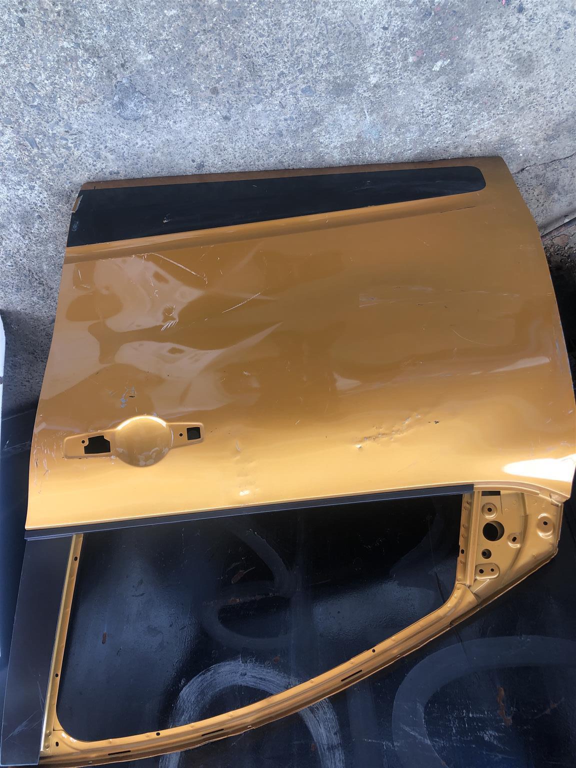 Left front door for Renault Triber - Private Seller