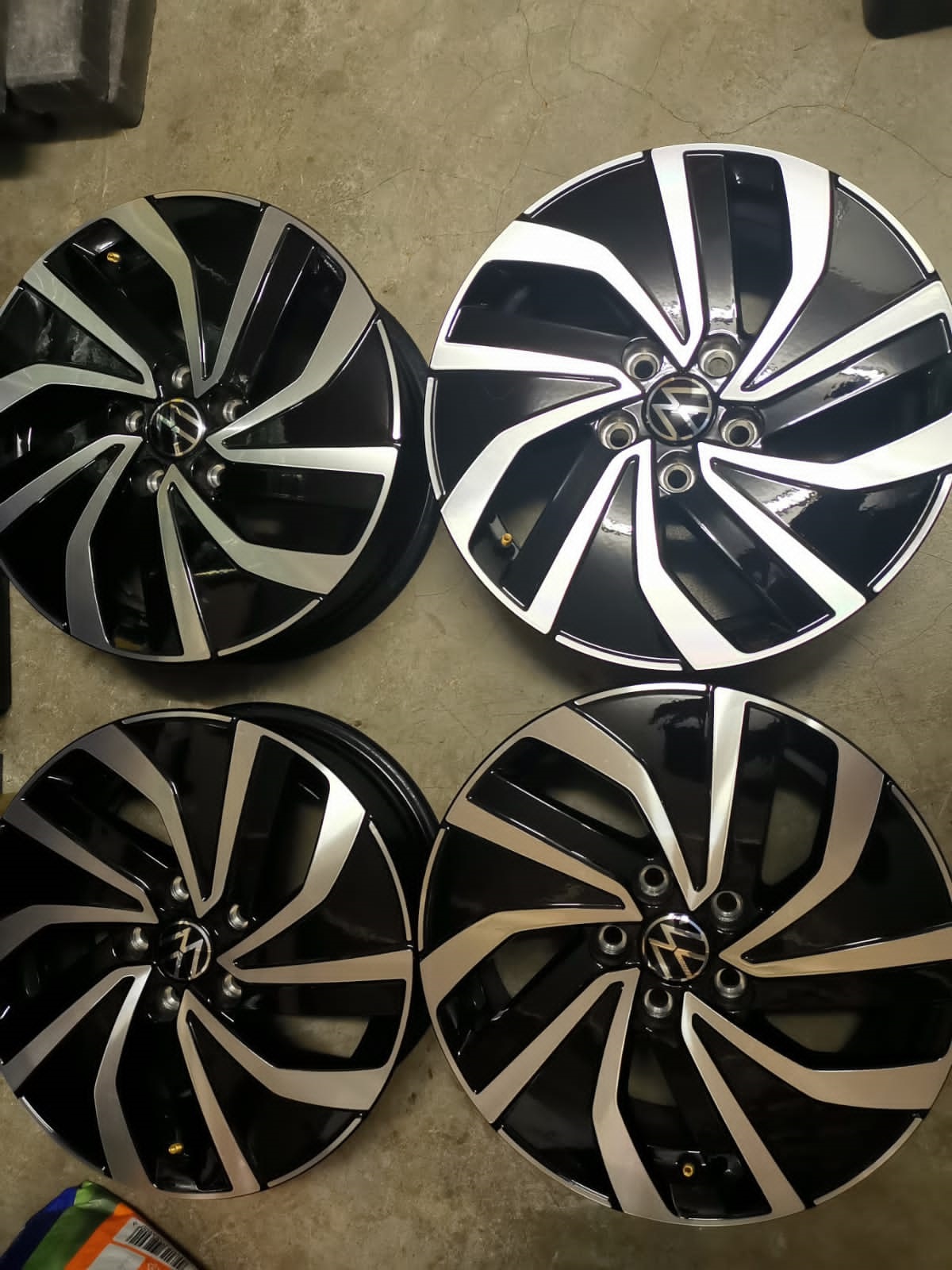 15" VW POLO TSi/Vivo OEM brand new mags set for - Private Seller 15" VW POLO TSi/Vivo OEM brand new mags set for - Private Seller