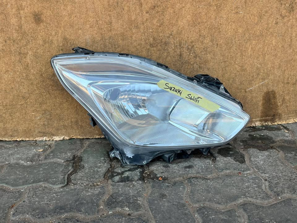 2023 Suzuki Swifts Headlight - Private Seller 2023 Suzuki Swifts Headlight - Private Seller