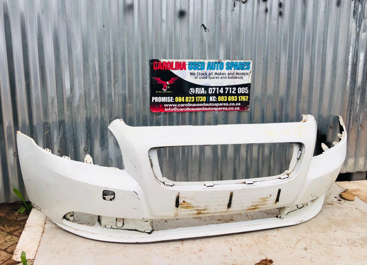 Volvo V40 front bumper no washer - Private Seller