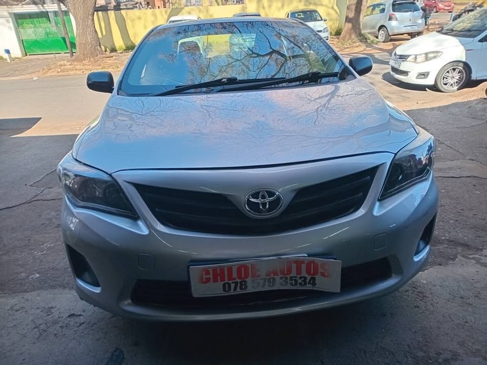 2014 Toyota Corolla quest 1.6Manual Silver Color 85,000KM