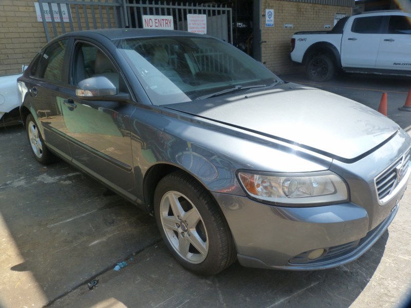 Volvo S40 2.0 Powershift AT Greay - 2010 STRIPPING FOR SPARES - Private Seller