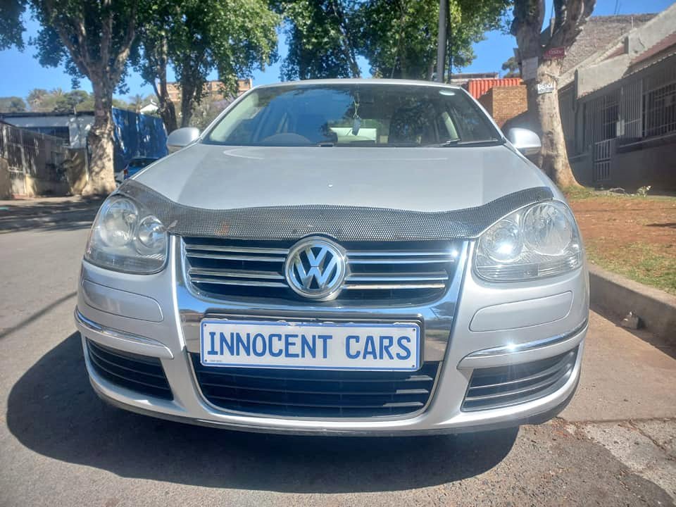 2011 JETTA 5 SEDAN 1.6 PETROL, MANUAL, SILVER COLOR, MILEAGE 98000KMS