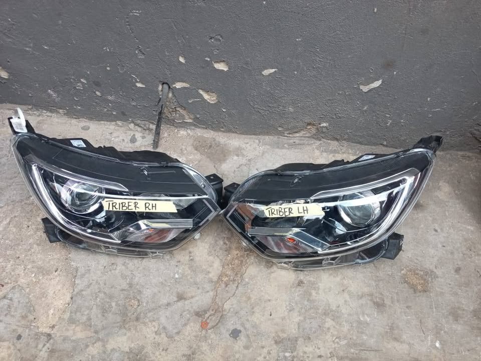 Renault Triber Headlight Right & Left - Private Seller Renault Triber Headlight Right & Left - Private Seller