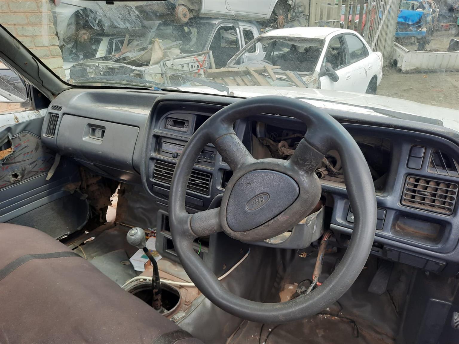 2000 Ford Courier 2.5D - Stripping for Spares.