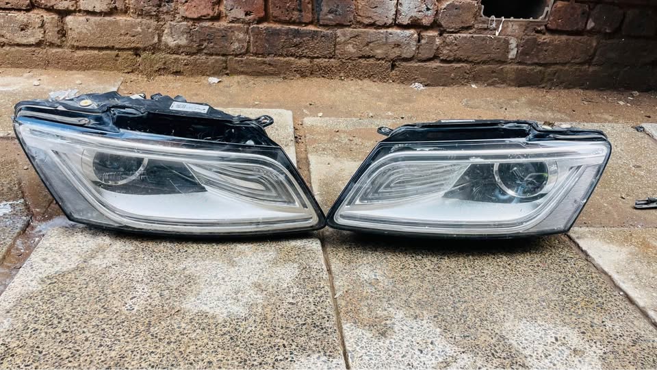 Audi Q5 8R Headlight 2008/17 - Private Seller Audi Q5 8R Headlight 2008/17 - Private Seller