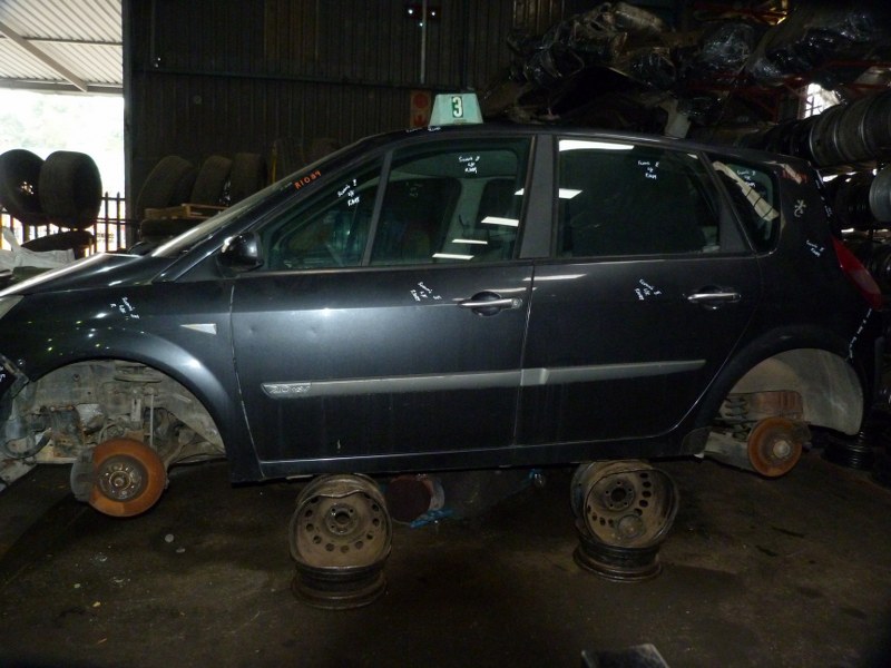 2005 Renault Scenic II 2.0 16V AT Spares - Private Seller 2005 Renault Scenic II 2.0 16V AT Spares - Private Seller