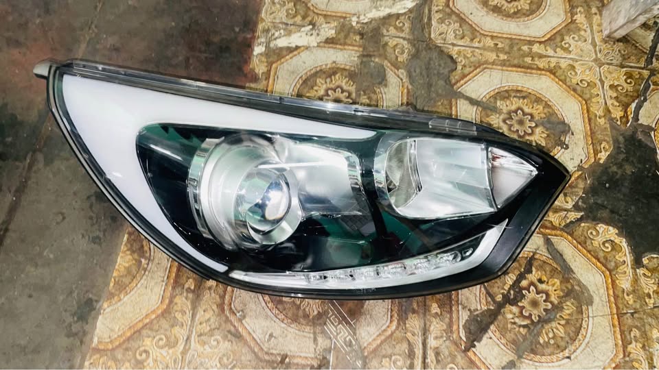 Kia Rio headlight 2011/17 - Private Seller Kia Rio headlight 2011/17 - Private Seller
